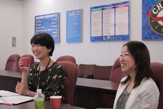 日本ケンタッキー・フライド・チキン株式会社、干場 香名女さん(右)、川波 朋子さん(左)